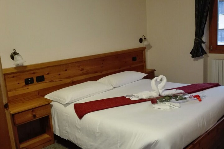 Room 3 of 69