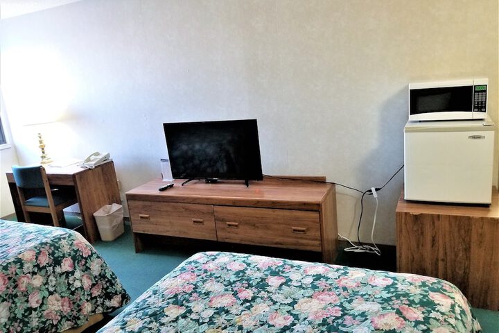 2 Double Beds (3 of 16)
