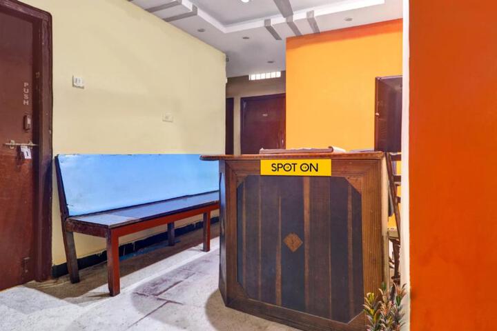 SPOT ON Lucky Residency