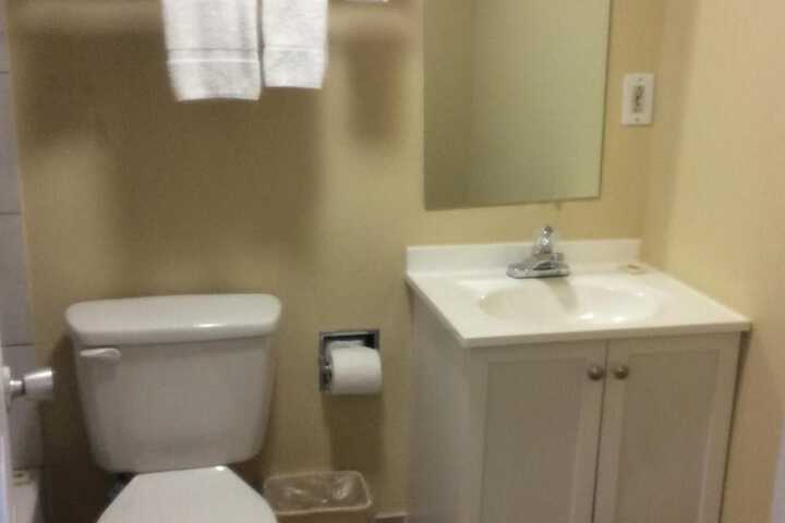Room 10 of 18