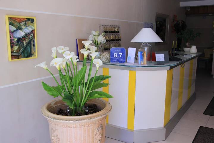Entrance & Lobby