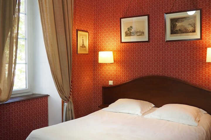 Room 19 of 107