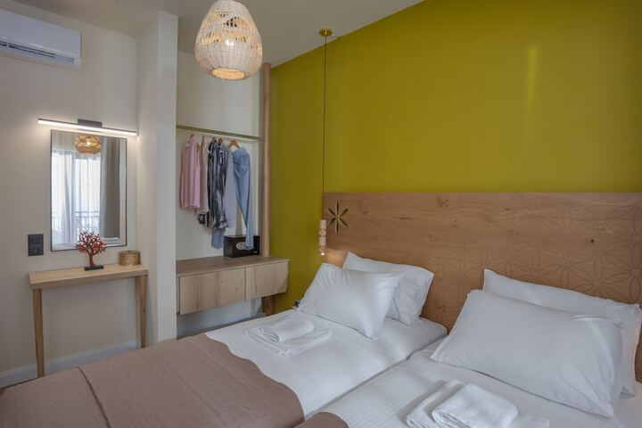 Room 9 of 48