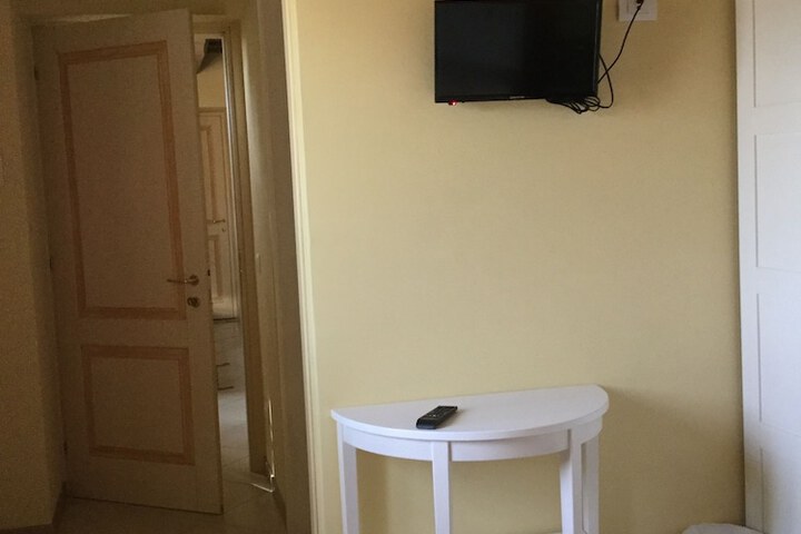 Room 3 of 5