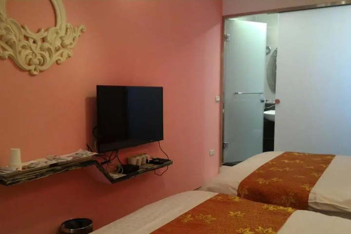 Room 2 of 4