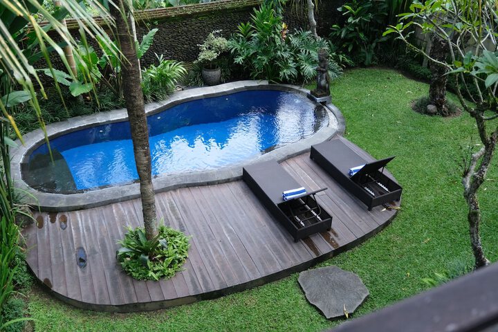 Hotel Pool