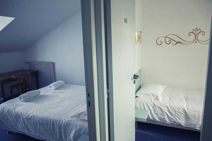 Room 27 of 61