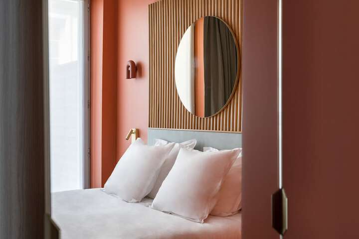 Room 7 of 32