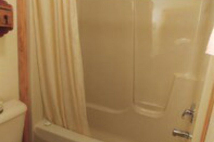Room 5 of 33