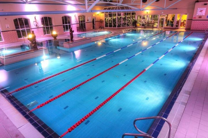 Hotel Pool