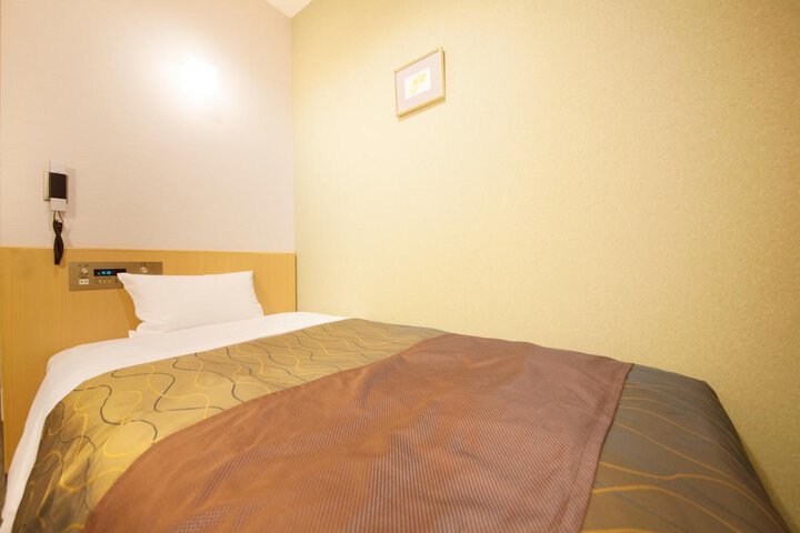 Room 13 of 48