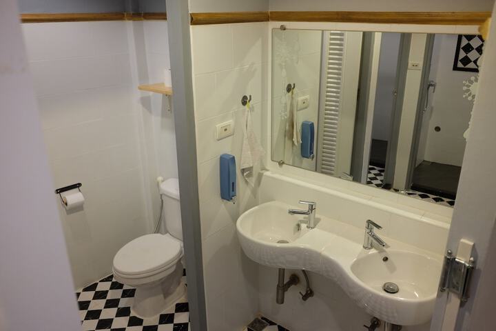 Room 21 of 56