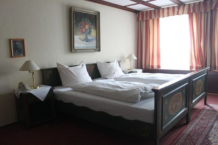 Room 3 of 21