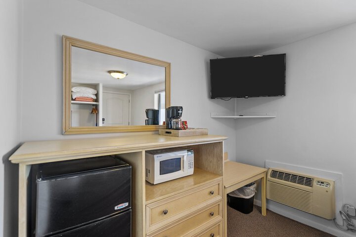 Room 10 of 97