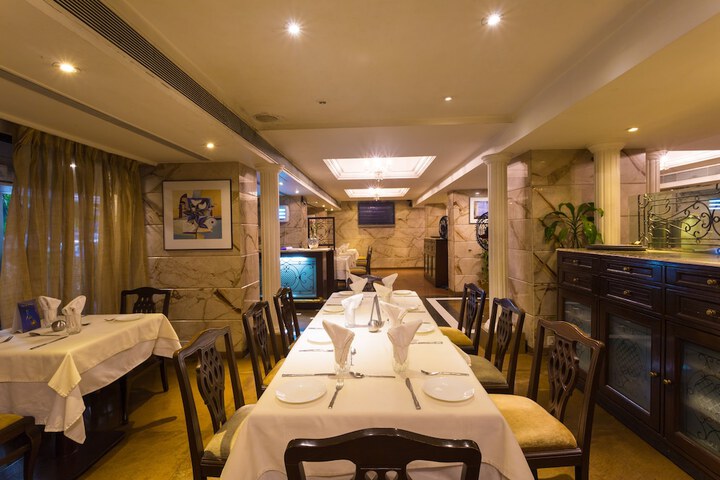 Dining 42 of 53