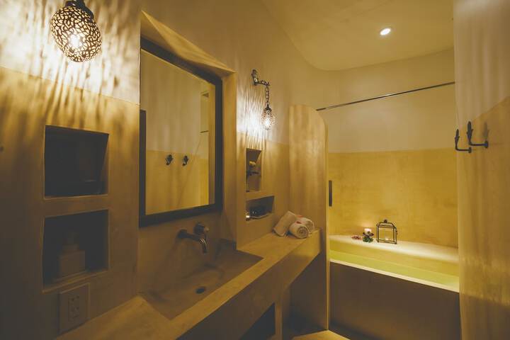 Room 10 of 19
