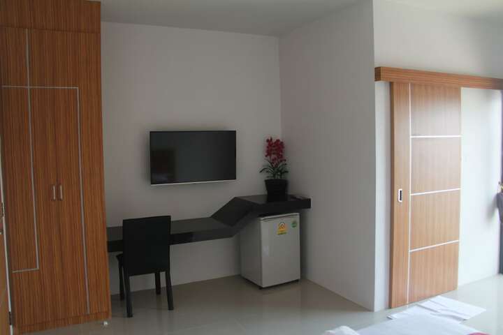 Room 10 of 20