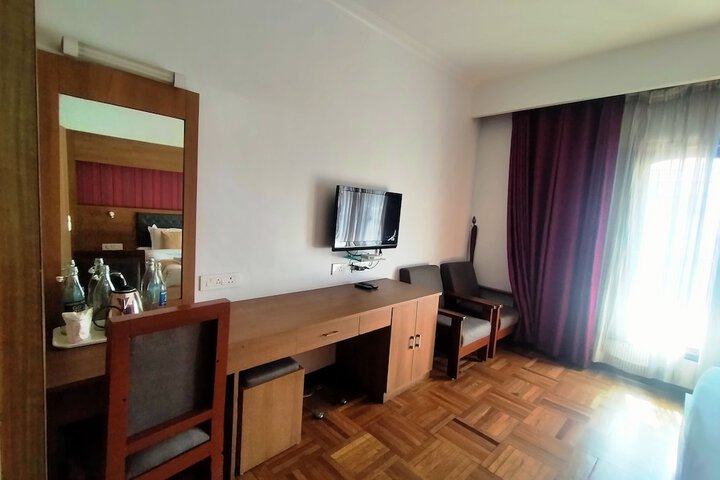Room 19 of 165
