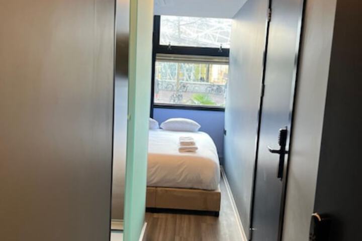 Room 12 of 49