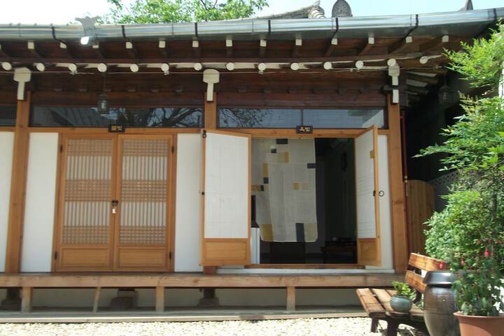 Hotel Entry