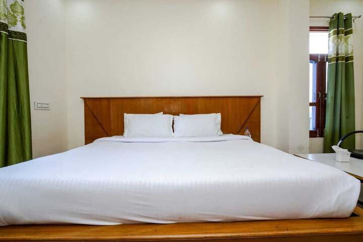 Room 14 of 40