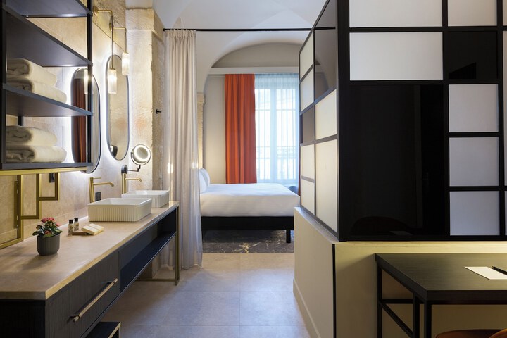 Room 4 of 29