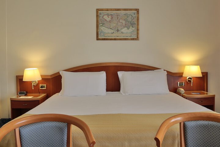 Room 14 of 77
