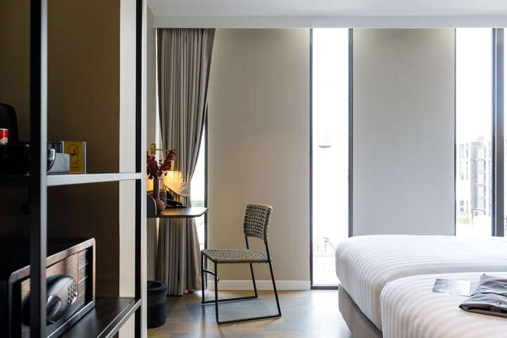 Room 40 of 161