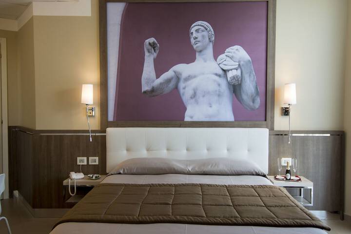 Room 6 of 51