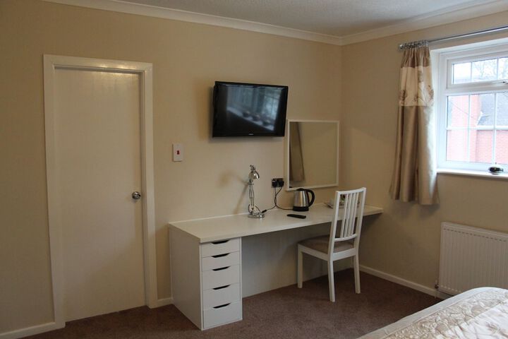 Room 3 of 32