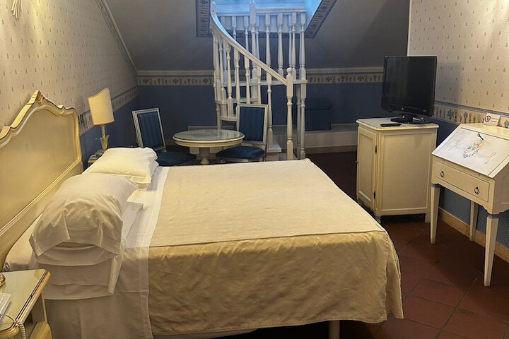 Room 29 of 65
