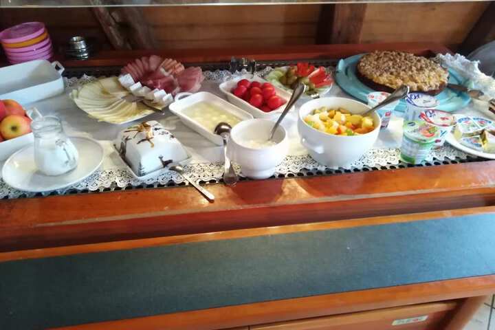 Dining 32 of 56
