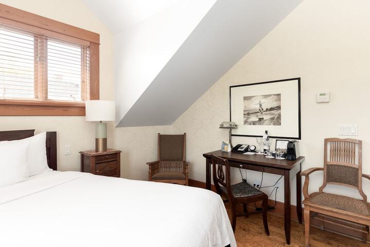 Room 16 of 74