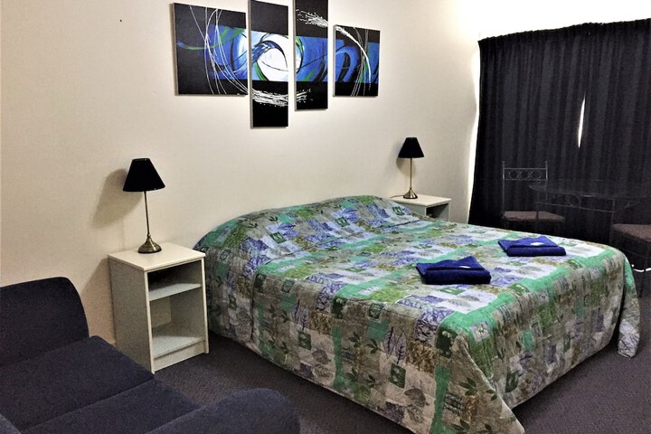 Room 28 of 69
