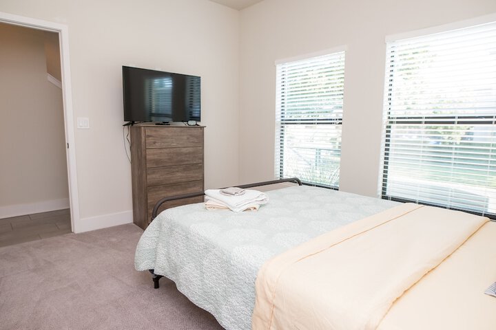 Room 6 of 42