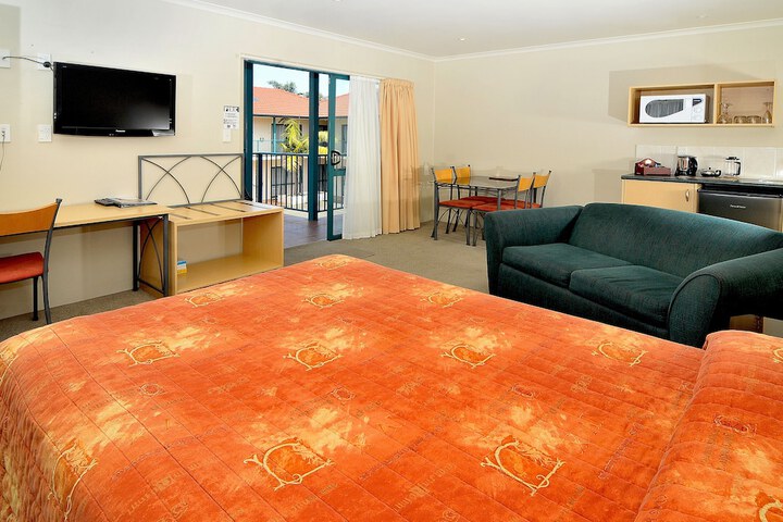 Room 6 of 37