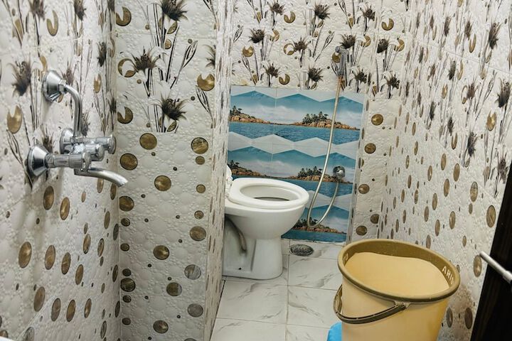 Room 28 of 28
