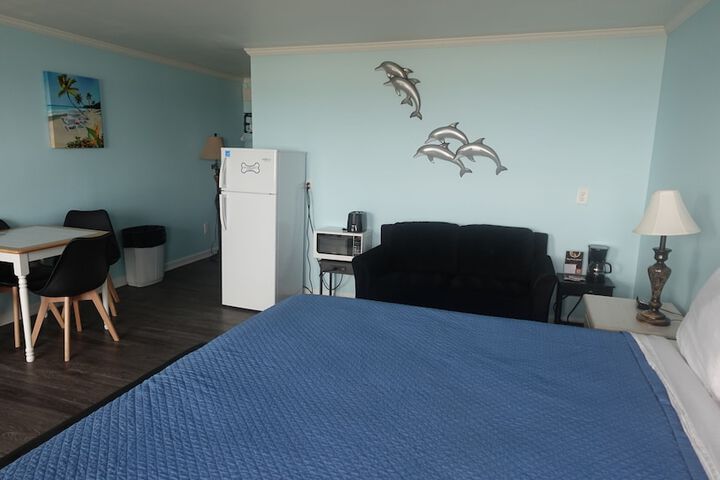 Room 102 of 282