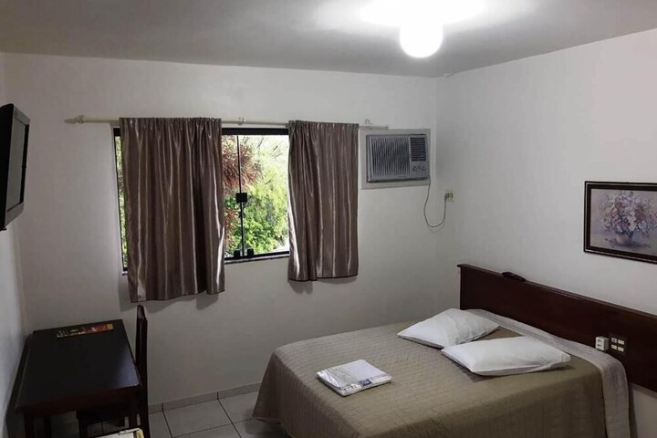 Room 17 of 28