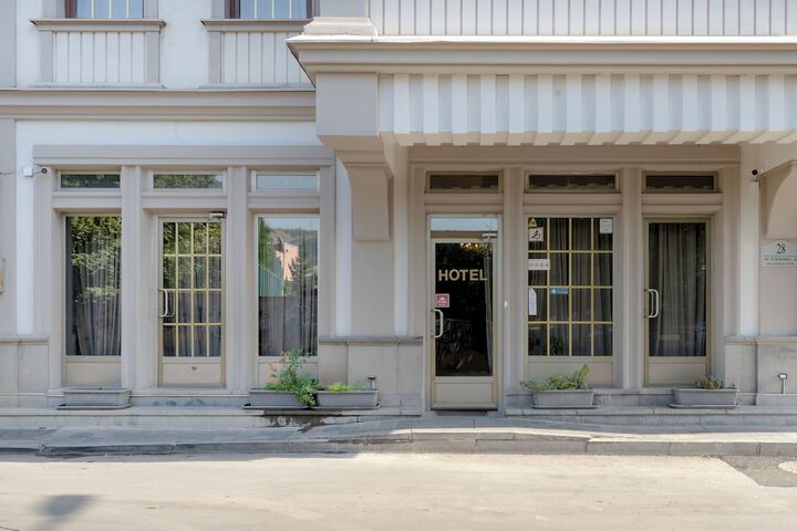 Hotel 73 of 77