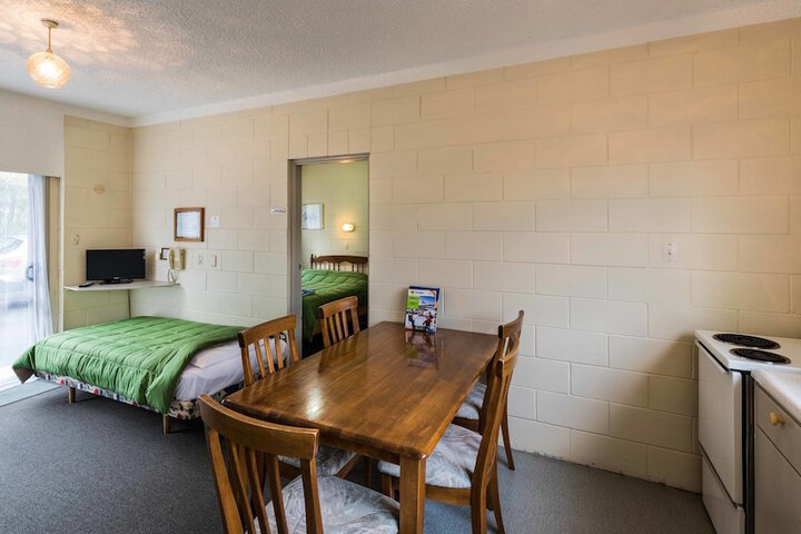 Room 10 of 19