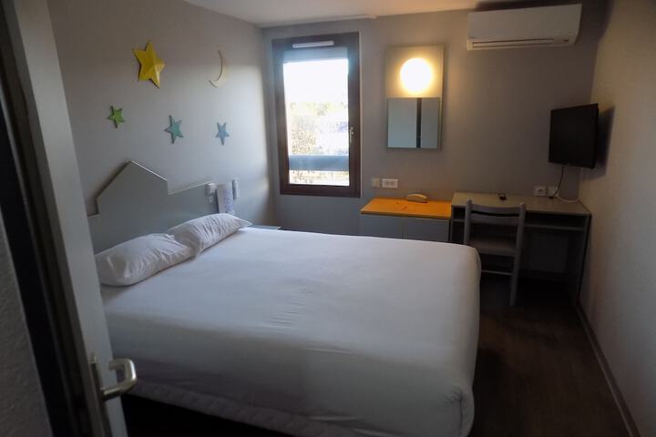 Room 14 of 73