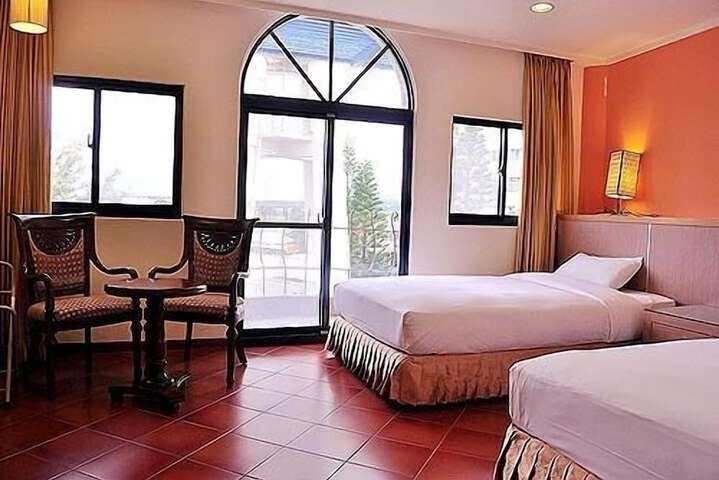 Room 9 of 20