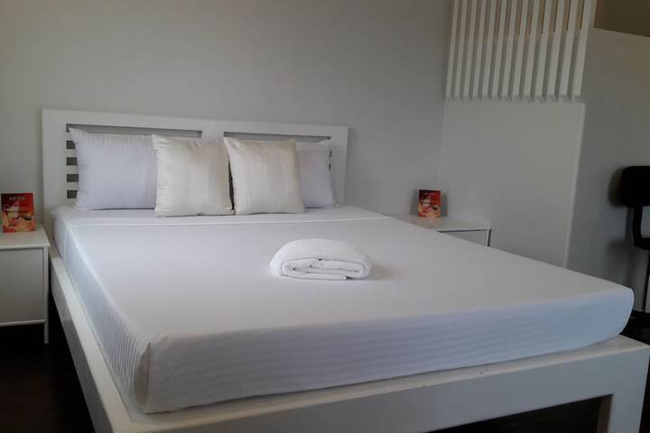 Room 6 of 40