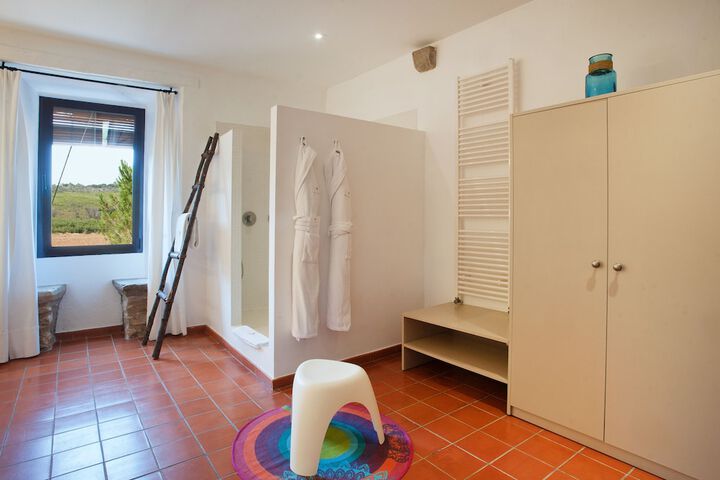 Room 45 of 64