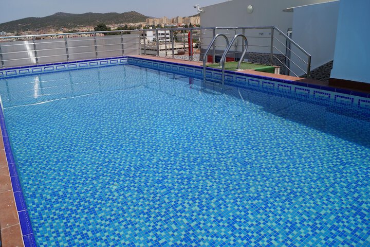 Pool 23 of 44