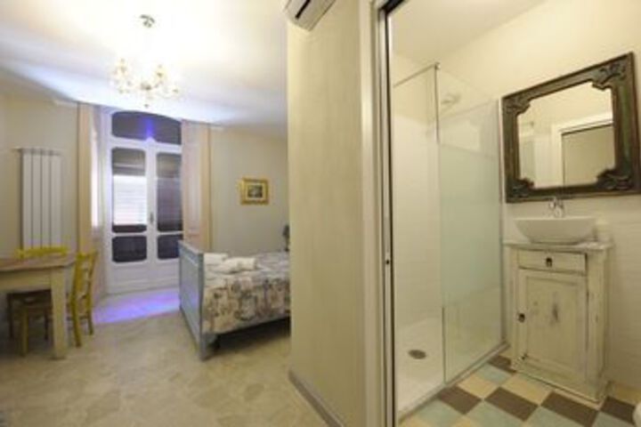 Room 13 of 31