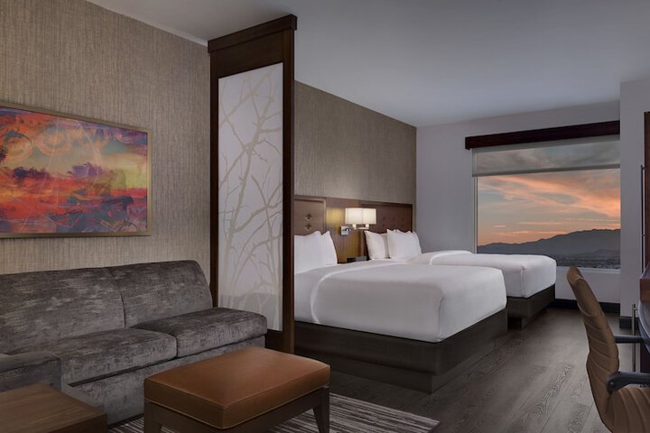 Room 10 of 24