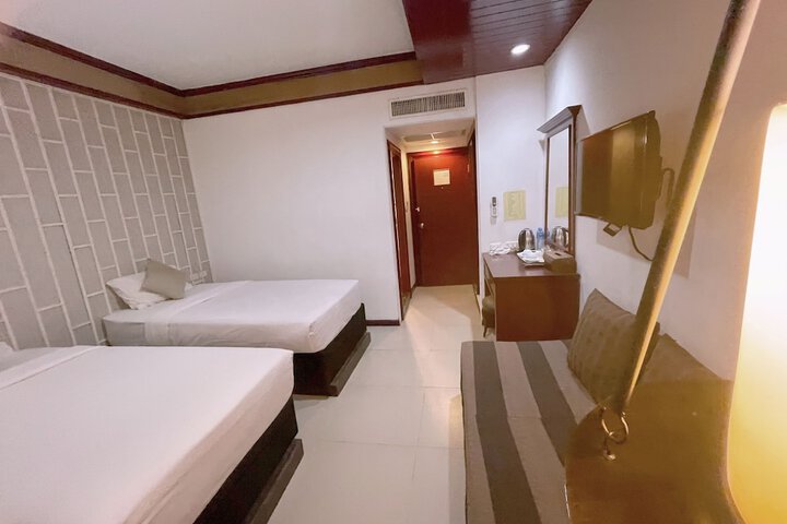 Room 15 of 39