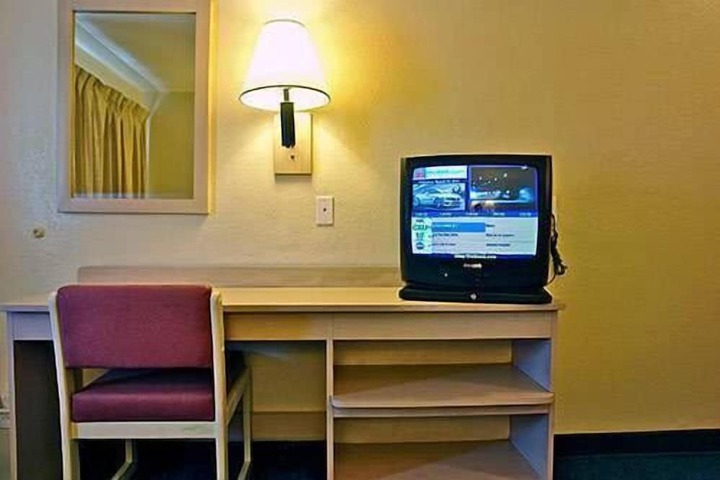 Room 28 of 37
